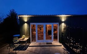 Artisan Hideaway Bed And Breakfast